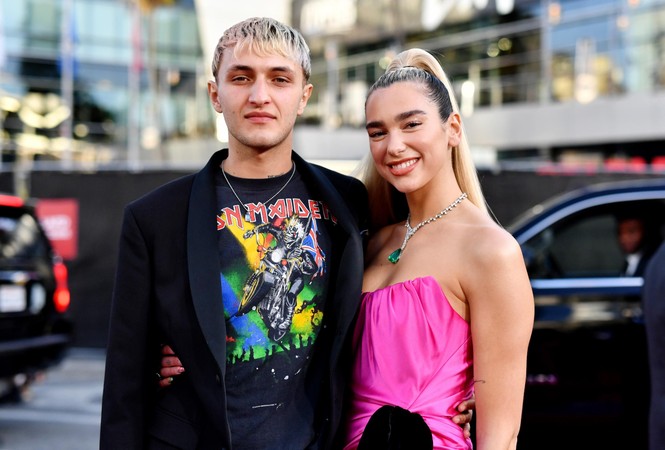 Giọng ca nước Anh Dua Lipa mặc gợi cảm tôn ba vòng nảy nở - ảnh 22