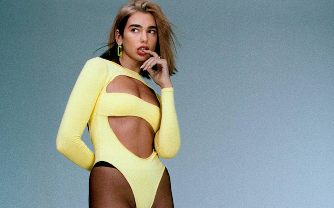 Giọng ca nước Anh Dua Lipa mặc gợi cảm tôn ba vòng nảy nở - ảnh 2