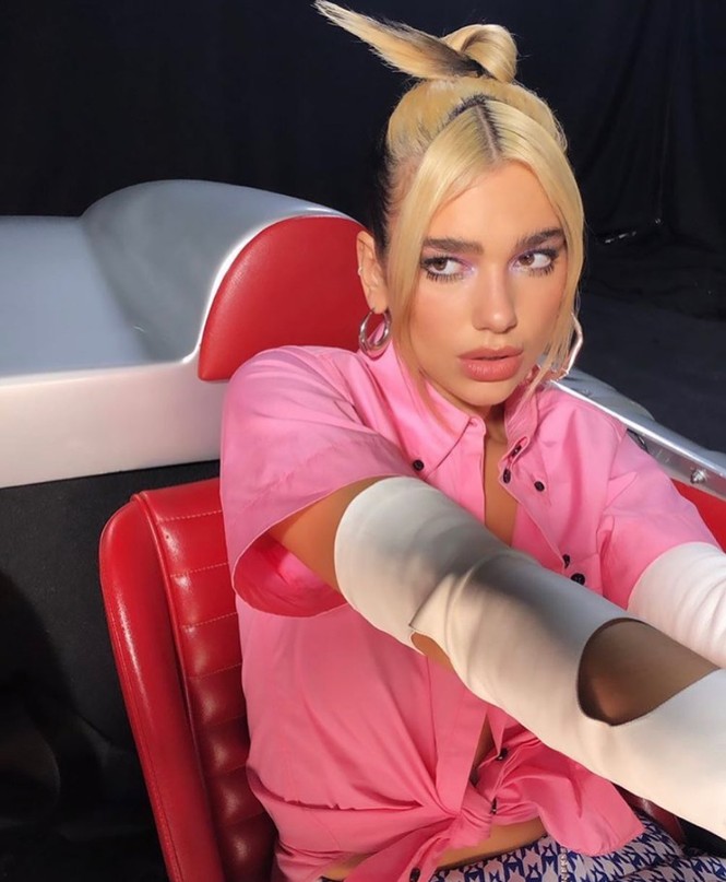 Giọng ca nước Anh Dua Lipa mặc gợi cảm tôn ba vòng nảy nở - ảnh 5