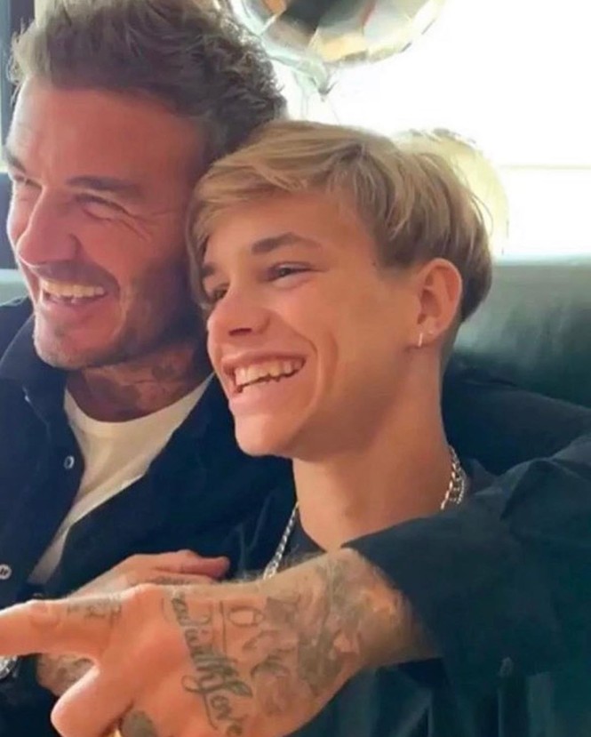 Hot boy 17 tuổi nhà Beckham yêu say đắm bạn gái kém 1 tuổi - ảnh 13