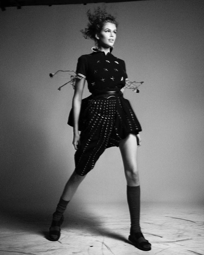 Con gái 18 tuổi của Cindy Crawford eo thon chân dài, xinh như nàng thơ - ảnh 4