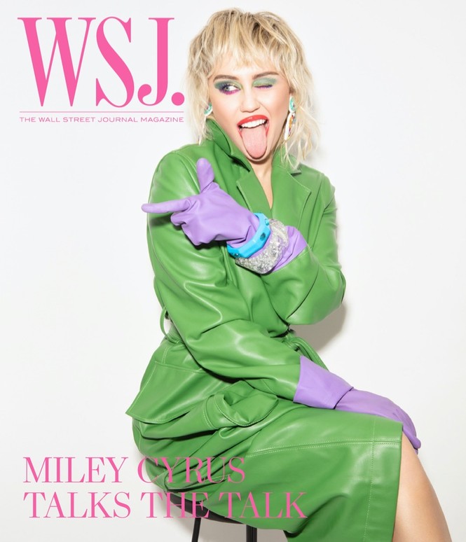 Miley Cyrus đeo găng tay, khẩu trang chống dịch chụp ảnh thời trang - ảnh 1