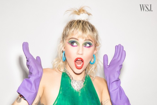 Miley Cyrus đeo găng tay, khẩu trang chống dịch chụp ảnh thời trang - ảnh 15