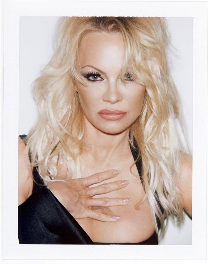 'Quả bom gợi cảm' Pamela Anderson 52 tuổi vẫn khiến các quý ông say đắm - ảnh 4