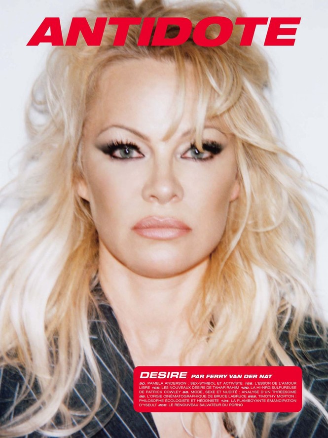 'Quả bom gợi cảm' Pamela Anderson 52 tuổi vẫn khiến các quý ông say đắm - ảnh 2