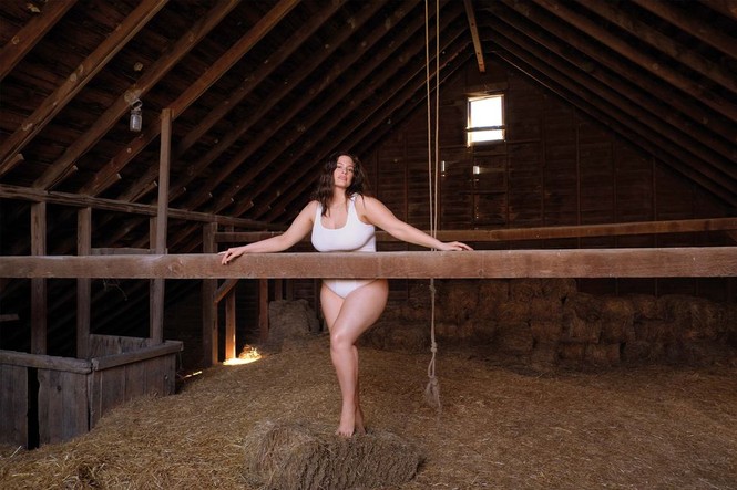 Đường cong 'gái một con' đẫy đà bốc lửa của mẫu ngoại cỡ Ashley Graham - ảnh 9