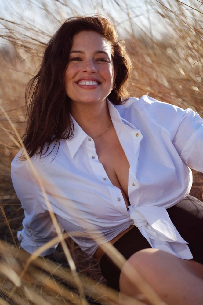 Đường cong 'gái một con' đẫy đà bốc lửa của mẫu ngoại cỡ Ashley Graham - ảnh 3
