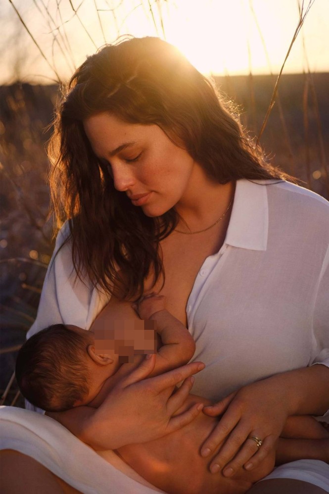 Đường cong 'gái một con' đẫy đà bốc lửa của mẫu ngoại cỡ Ashley Graham - ảnh 5