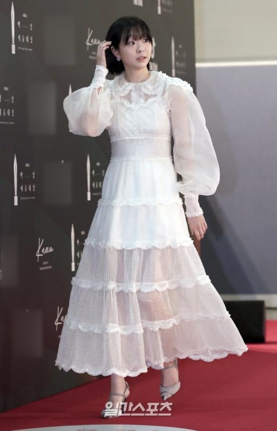Mỹ nhân 'Hạ cánh nơi anh' Son Ye Jin siêu gợi cảm, nhưng Hyun Bin chỉ ngắm từ xa - ảnh 17