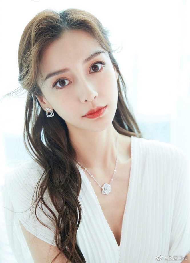 'Gái một con' Angelababy quá xinh đẹp với thần thái đỉnh cao - ảnh 28