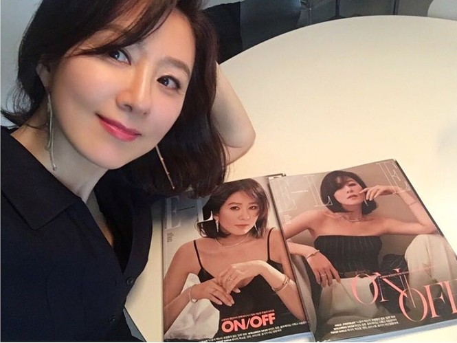 Bà cả 'Thế giới hôn nhân' Kim Hee Ae mặn mà gợi cảm ở tuổi 54 - ảnh 24