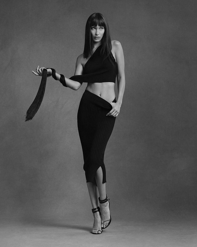 Bella Hadid thả dáng tuyệt đẹp với vòng eo 'con kiến' - ảnh 5