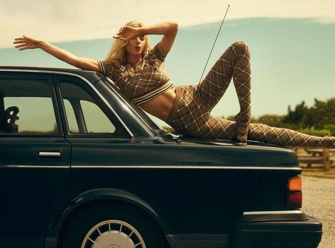 Elsa Hosk mặc váy ngắn tôn chân dài eo thon như 'búp bê Barbie sống' - ảnh 15
