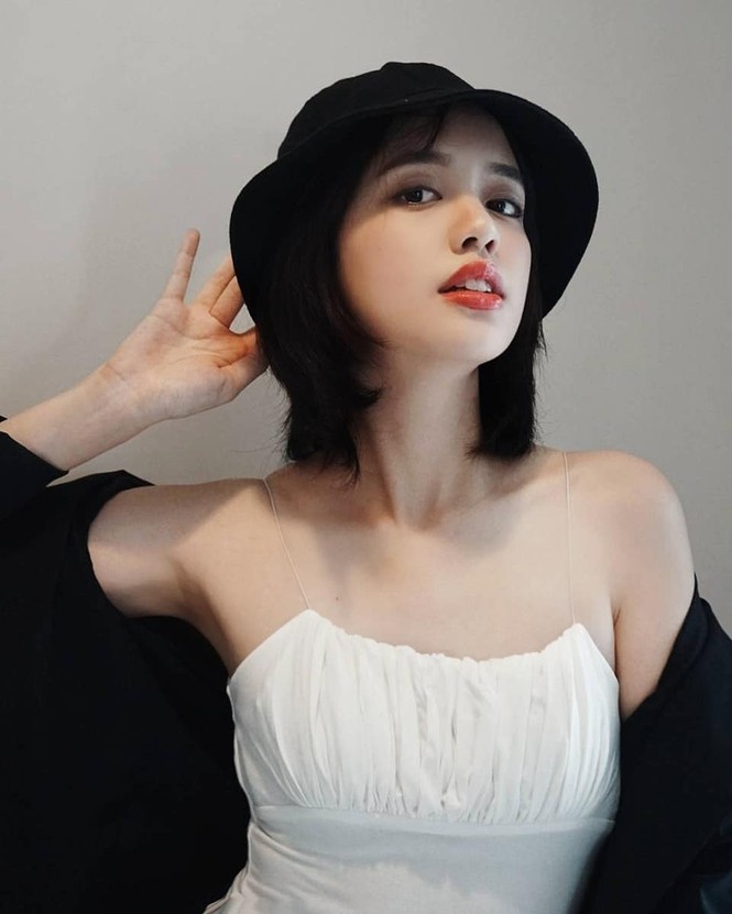 Nữ blogger xinh đẹp giống hệt ca sĩ Lisa nhóm BlackPink - ảnh 5