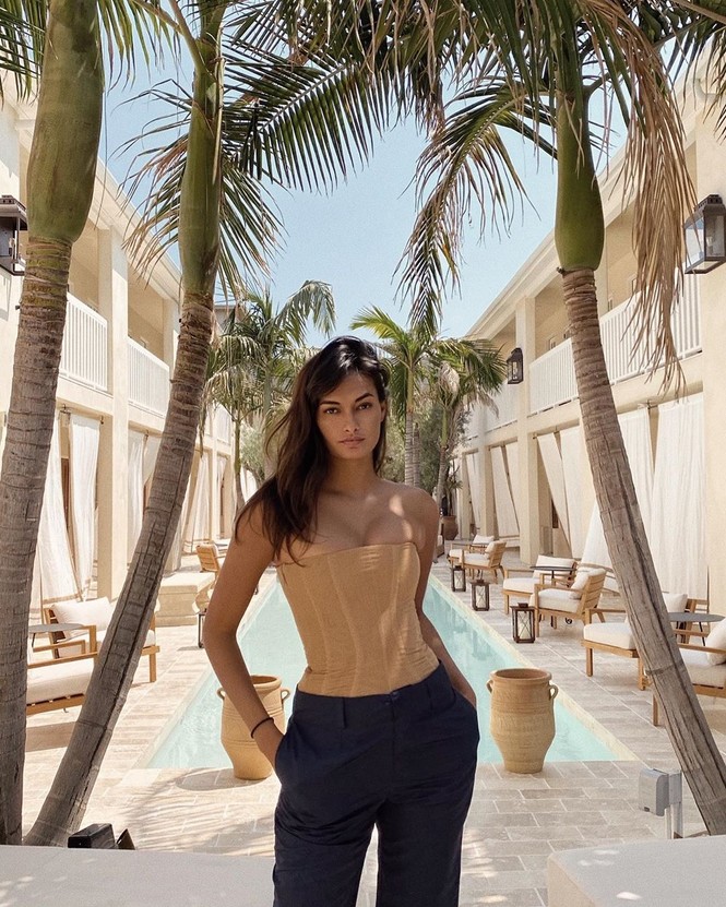 'Chân dài' xứ Samba Gizele Oliveira quyến rũ trong ảnh selfie - ảnh 10