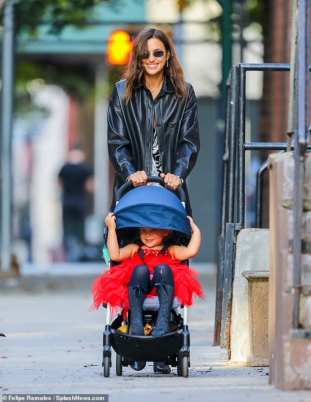 Ngắm thân hình hoàn hảo của mỹ nhân Nga Irina Shayk - ảnh 9