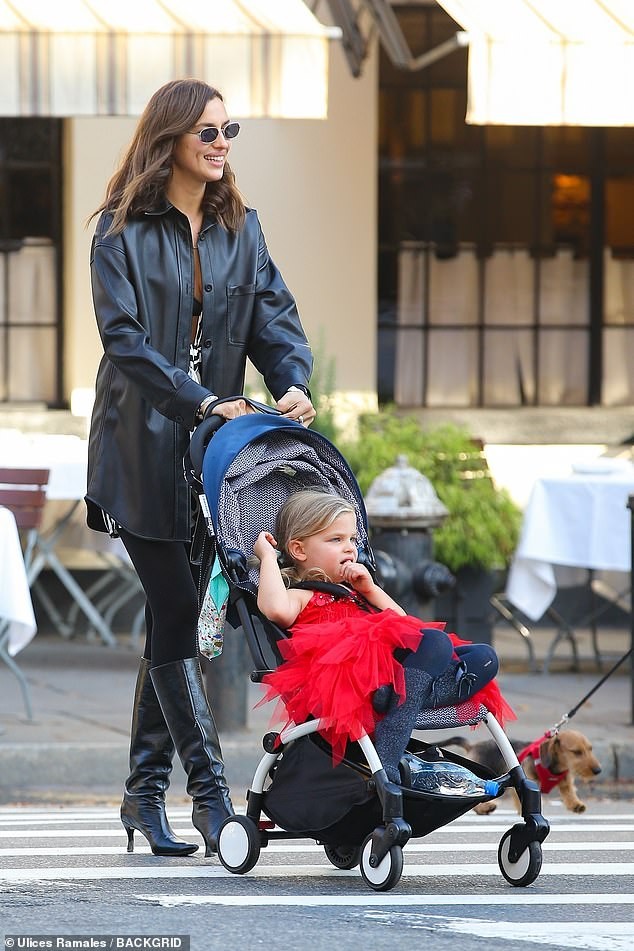 Ngắm thân hình hoàn hảo của mỹ nhân Nga Irina Shayk - ảnh 11