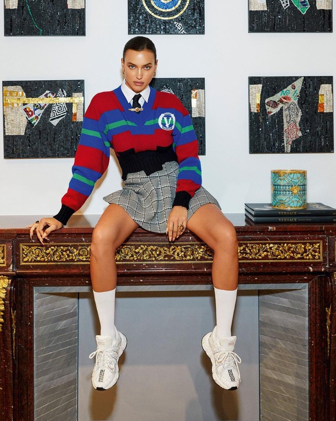 Irina Shayk thần thái cuốn hút như ngôi sao điện ảnh trên phố - ảnh 7