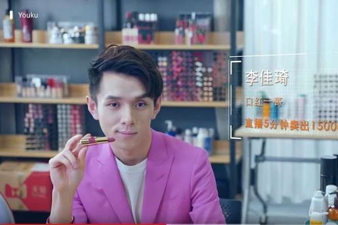 Chàng trai 'Vua son môi' kiếm triệu đô nhờ livestream bán hàng - ảnh 1