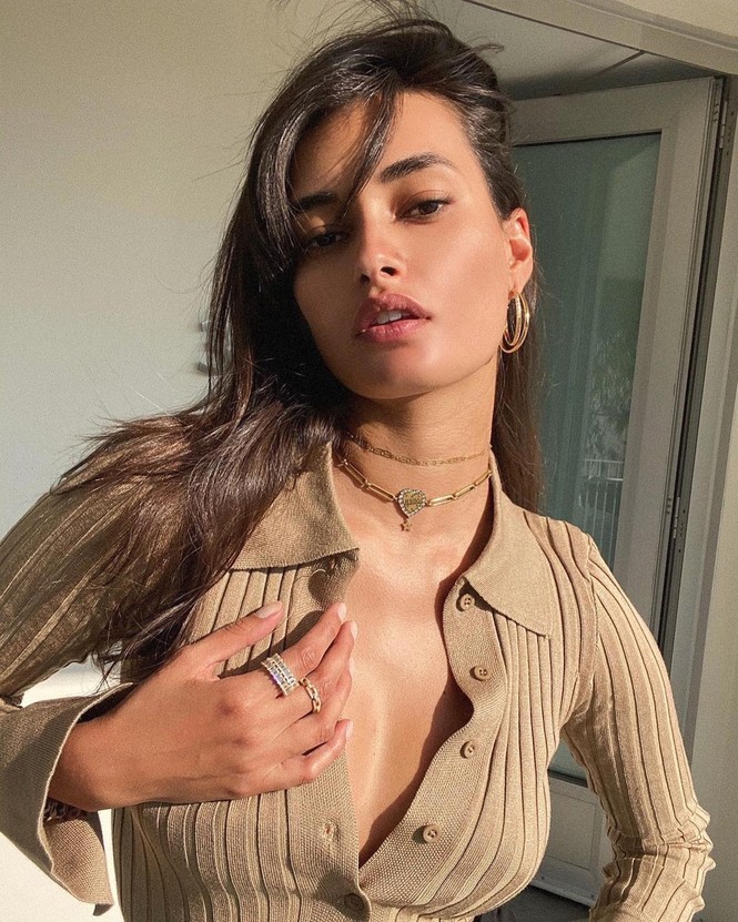 Sắc vóc thanh xuân nóng bỏng của nàng mẫu 9x Gizele Oliveira - ảnh 11
