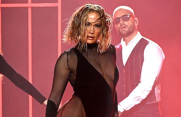 Hình thể rực lửa tuổi ngũ tuần của Jennifer Lopez - ảnh 13