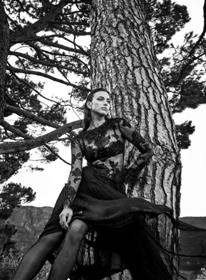 Irina Shayk cùng dàn mẫu quyến rũ hút hồn trên Vogue Hy Lạp - ảnh 13