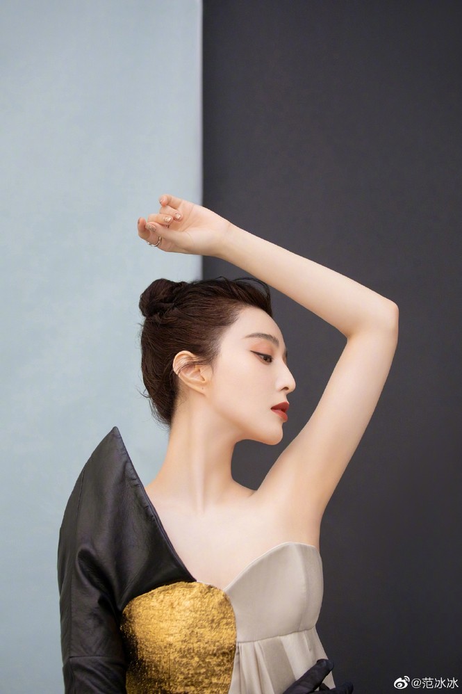 Đăng ảnh selfie ở bể bơi, Phạm Băng Băng gây 'sốt' vì quá trẻ ở tuổi 40 - ảnh 20