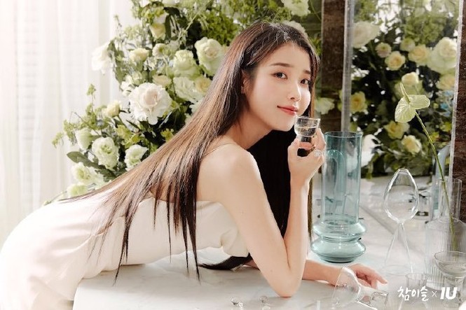Vẻ đẹp trong veo thanh khiết nữ thần của 'em gái quốc dân' xứ Hàn IU - ảnh 10