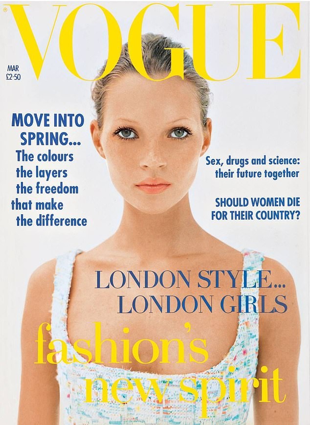 Kate Moss U50 diện váy khoét ngực sâu trẻ trung bất ngờ - ảnh 4