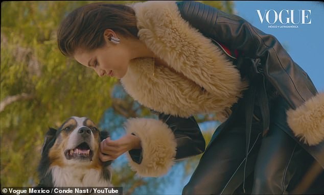 Ngắm sắc vóc trẻ đẹp của mỹ nhân độc thân quyến rũ Selena Gomez - ảnh 7