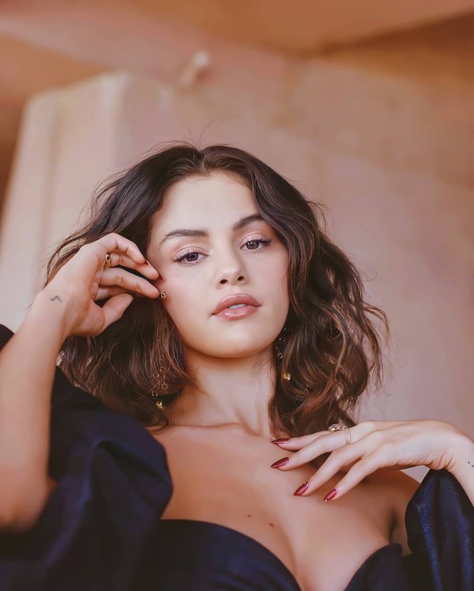 Ngắm sắc vóc trẻ đẹp của mỹ nhân độc thân quyến rũ Selena Gomez - ảnh 10