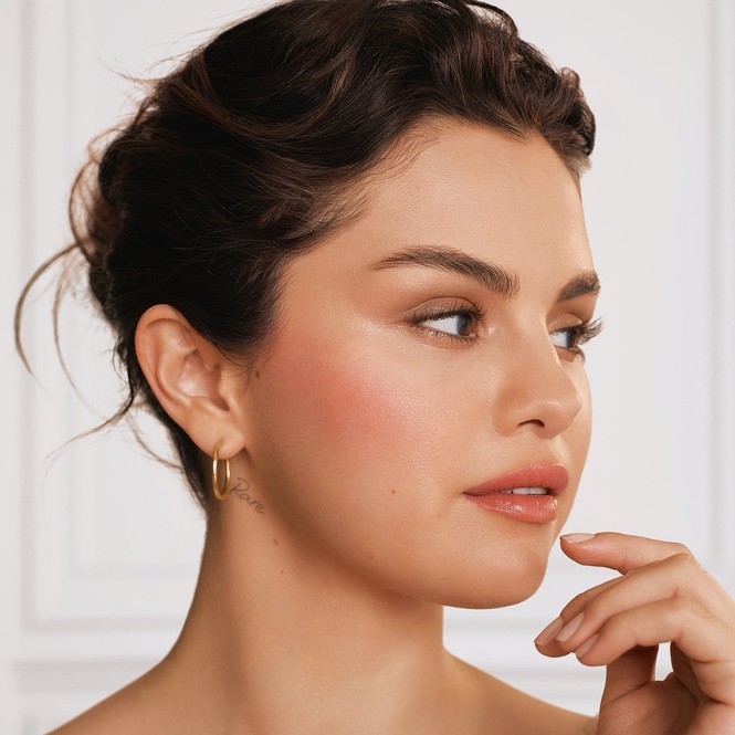 Ngắm sắc vóc trẻ đẹp của mỹ nhân độc thân quyến rũ Selena Gomez - ảnh 16