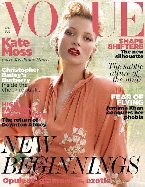 Kate Moss U50 diện váy khoét ngực sâu trẻ trung bất ngờ - ảnh 7