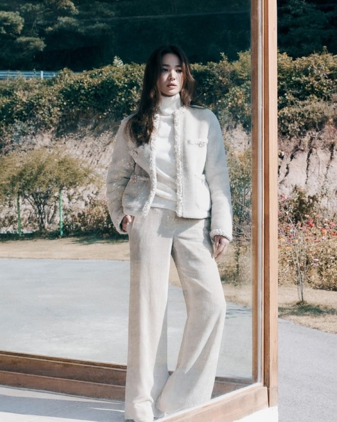 Sọng Hye Kyo U40 xinh đẹp rạng ngời - ảnh 17