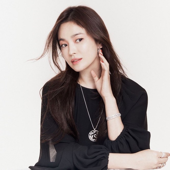 Sọng Hye Kyo U40 xinh đẹp rạng ngời - ảnh 8