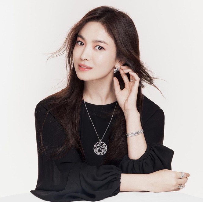 Sọng Hye Kyo U40 xinh đẹp rạng ngời - ảnh 9