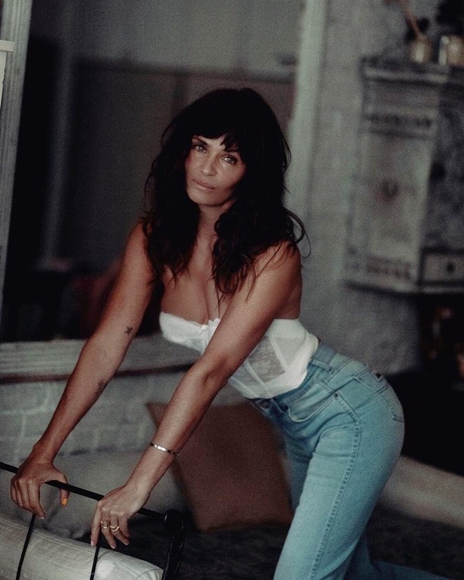 Cựu thiên thần nội y 52 tuổi Helena Christensen ngày càng nóng bỏng - ảnh 1