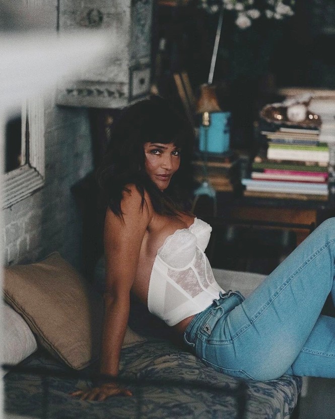 Cựu thiên thần nội y 52 tuổi Helena Christensen ngày càng nóng bỏng - ảnh 7
