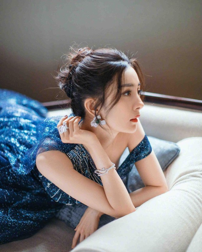Dương Mịch siêu quyến rũ, 'phủ sóng' hình ảnh khắp mạng xã hội - ảnh 12