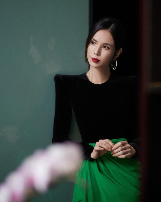 Nhan sắc và thần thái đỉnh cao của 'Tiểu Long Nữ' Lý Nhược Đồng - ảnh 10