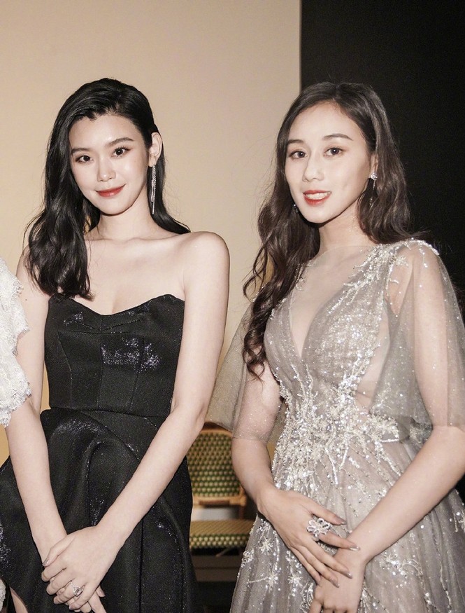 Người mẫu Victoria's Secret Ming Xi thả dáng 'gái một con' nóng bỏng sau sinh - ảnh 10