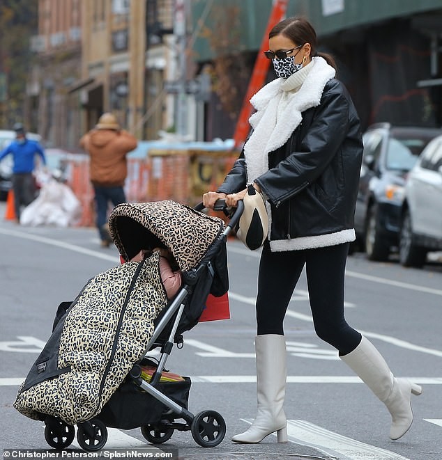 Irina Shayk tươi tắn rạng ngời với nụ cười tỏa nắng - ảnh 15