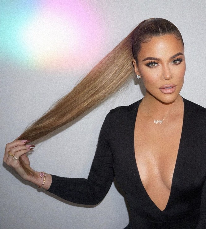 Kim Kardashian thả dáng nóng bỏng tôn đường cong 'gây mê' - ảnh 24