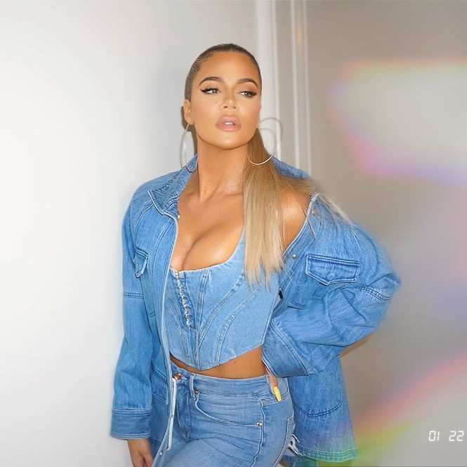 Kim Kardashian thả dáng nóng bỏng tôn đường cong 'gây mê' - ảnh 20