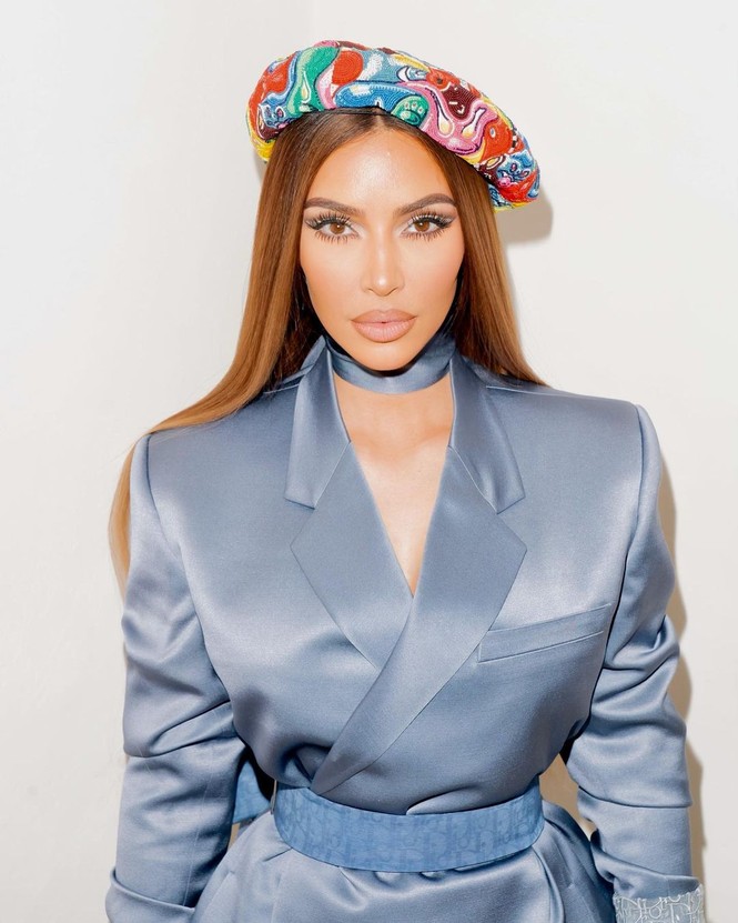 Kim Kardashian thả dáng nóng bỏng tôn đường cong 'gây mê' - ảnh 8