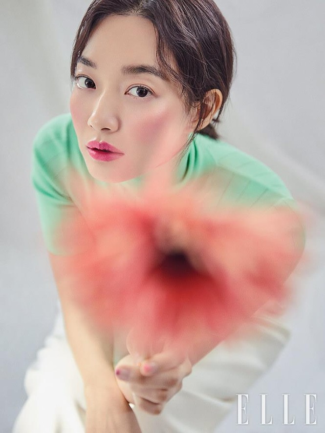 'Hồ ly 9 đuôi' Shin Min Ah đẹp xuất sắc đón Giáng sinh - ảnh 21