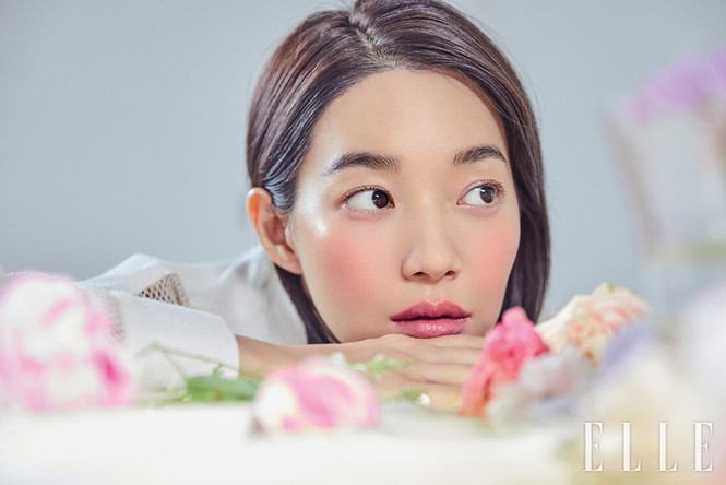'Hồ ly 9 đuôi' Shin Min Ah đẹp xuất sắc đón Giáng sinh - ảnh 22