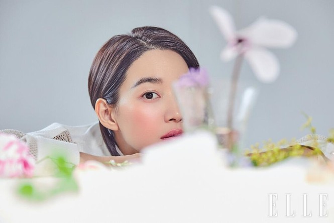 'Hồ ly 9 đuôi' Shin Min Ah đẹp xuất sắc đón Giáng sinh - ảnh 23