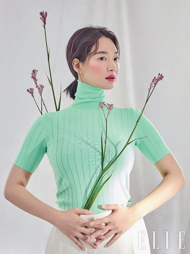 'Hồ ly 9 đuôi' Shin Min Ah đẹp xuất sắc đón Giáng sinh - ảnh 20
