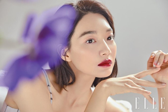 'Hồ ly 9 đuôi' Shin Min Ah đẹp xuất sắc đón Giáng sinh - ảnh 15